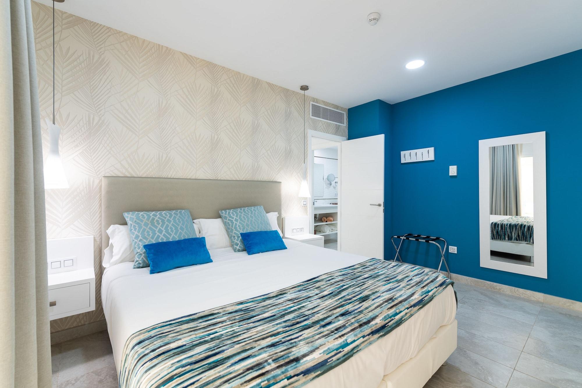 Club Playa Aparthotel 4*