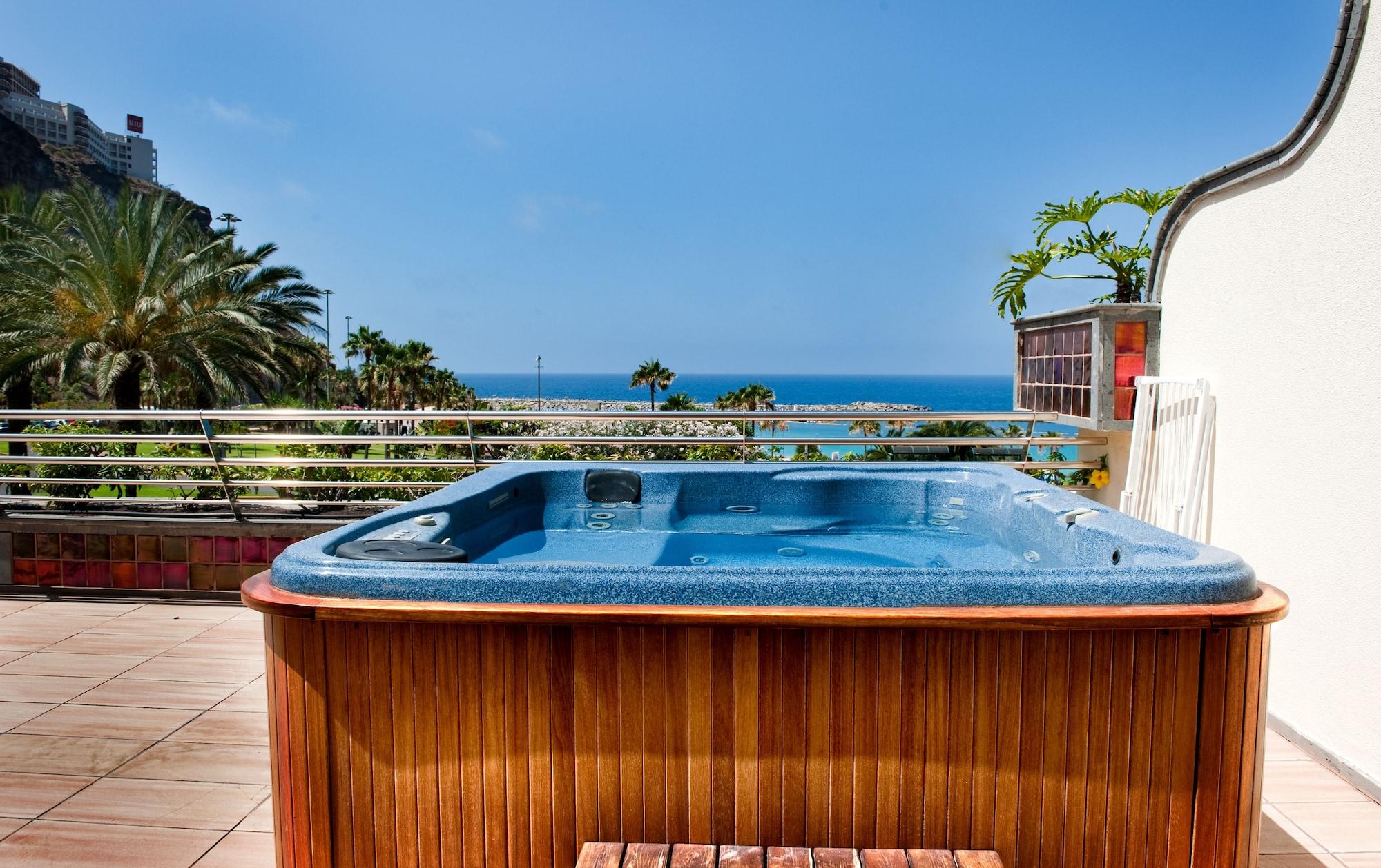 Club Playa Amadores